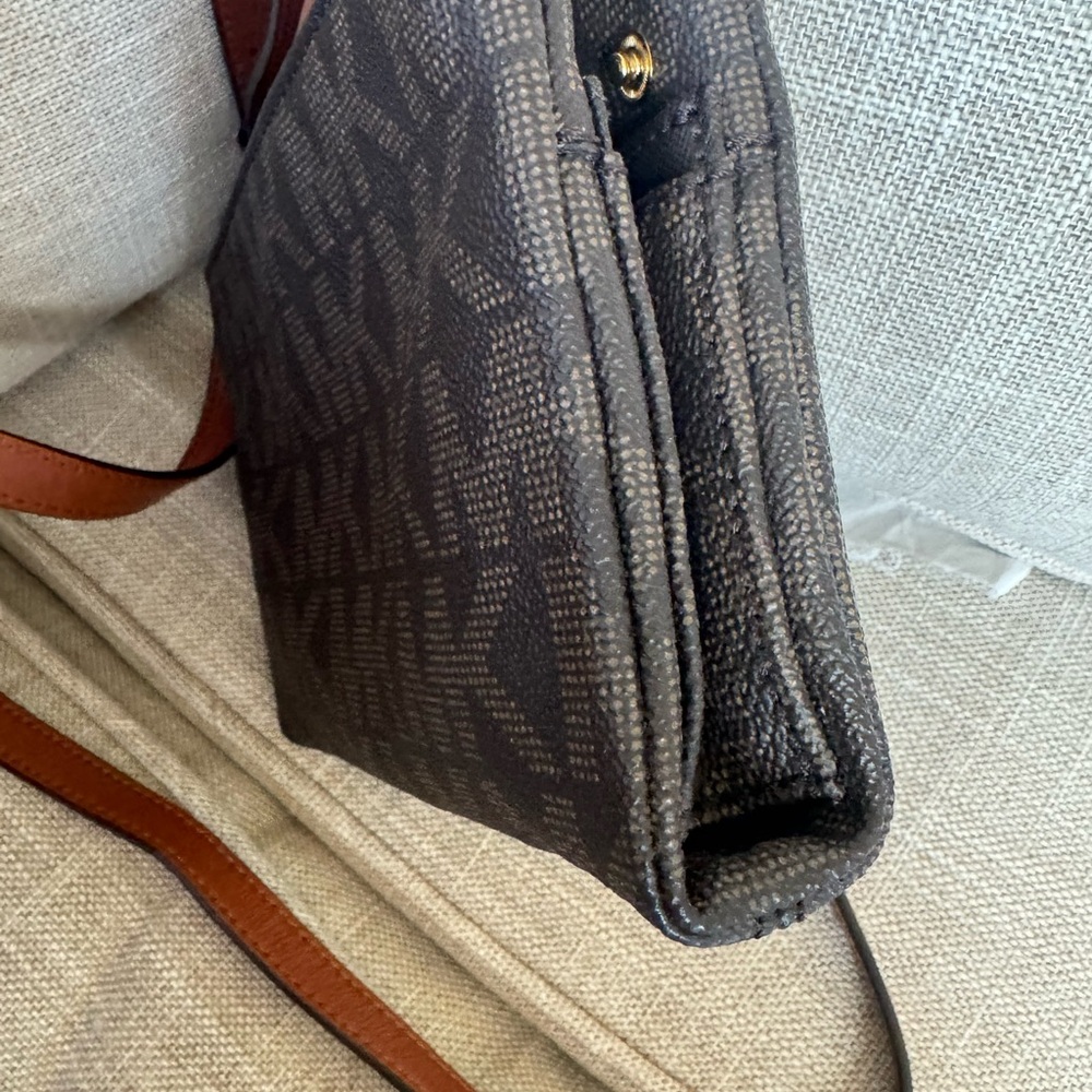 Michael Kors Fulton Crossbody Bag Brown Monogram - Picture 8 of 17